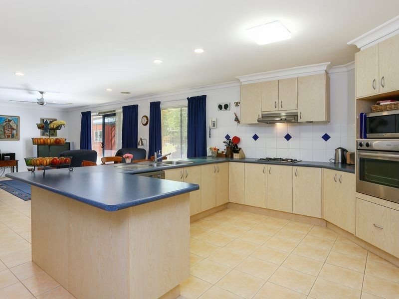 38 Fieldstone Boulevard, Beaconsfield VIC 3807