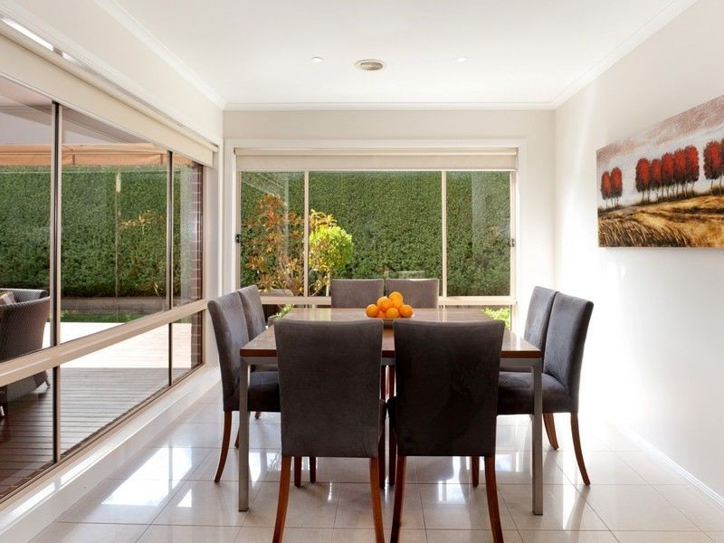 25 Bryn Mawr Boulevard, Berwick VIC 3806