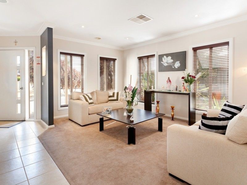 7 Tournament Place, Cranbourne North VIC 3977