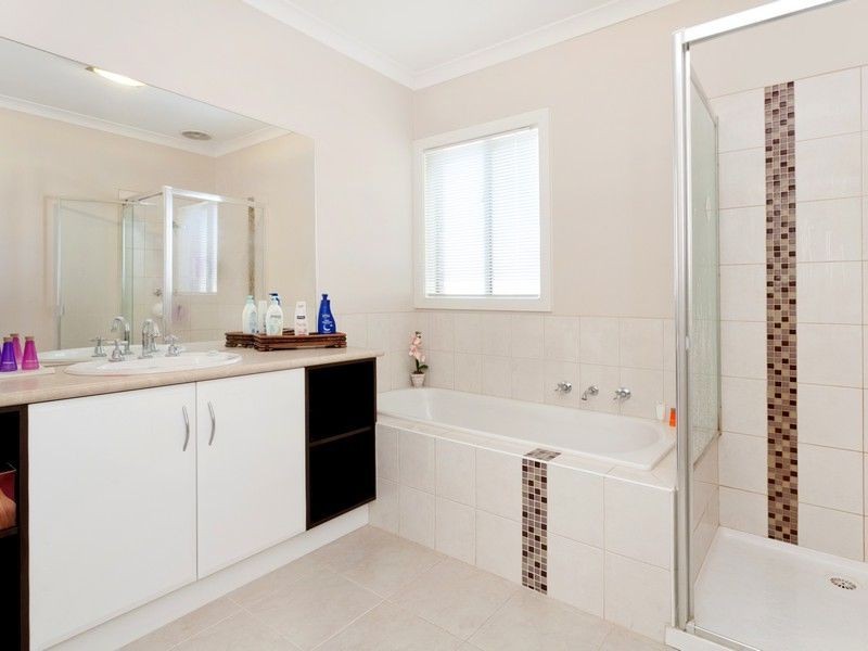 7 Tournament Place, Cranbourne North VIC 3977