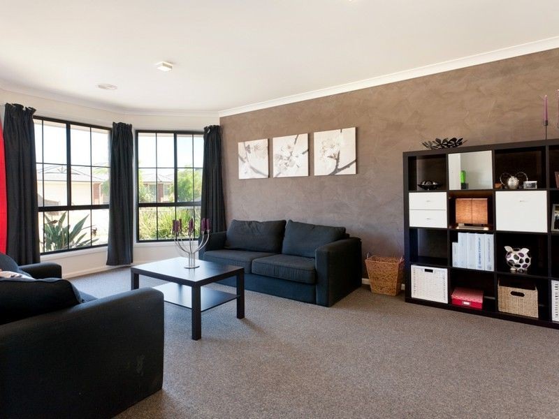 58 Westmoreland Avenue, Cranbourne North VIC 3977