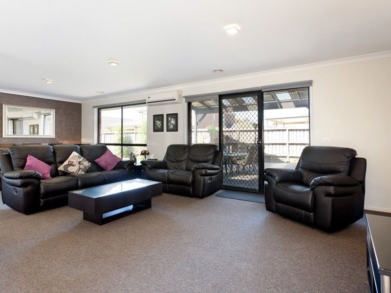 58 Westmoreland Avenue, Cranbourne North VIC 3977