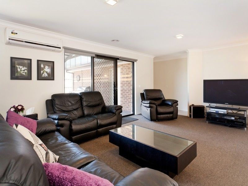 58 Westmoreland Avenue, Cranbourne North VIC 3977