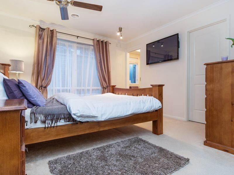 44 McCubbin Way, Berwick VIC 3806