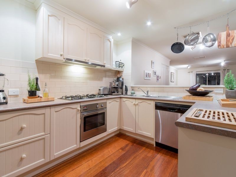 44 McCubbin Way, Berwick VIC 3806