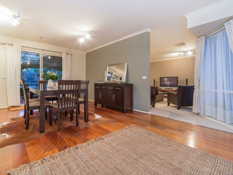 44 McCubbin Way, Berwick VIC 3806