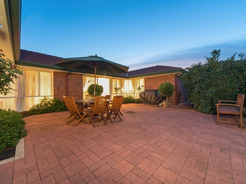 44 McCubbin Way, Berwick VIC 3806
