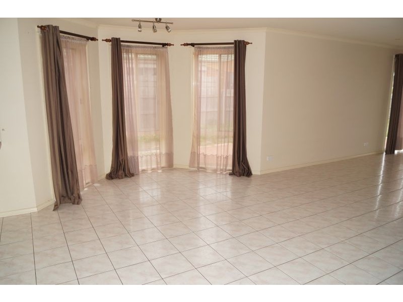 55 Bella Crescent, Hallam VIC 3803