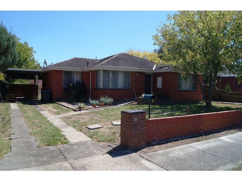 8 Evan Street, Berwick VIC 3806