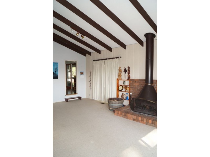 68 Emerald Beaconsfield Road, Emerald VIC 3782
