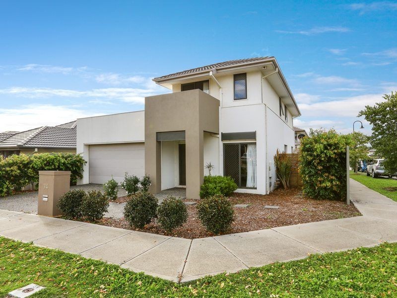 74 Meridian Circuit, Berwick VIC 3806
