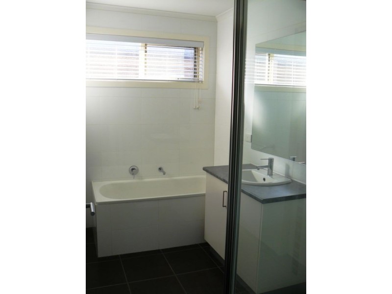 34A Strong Drive, Hampton Park VIC 3976