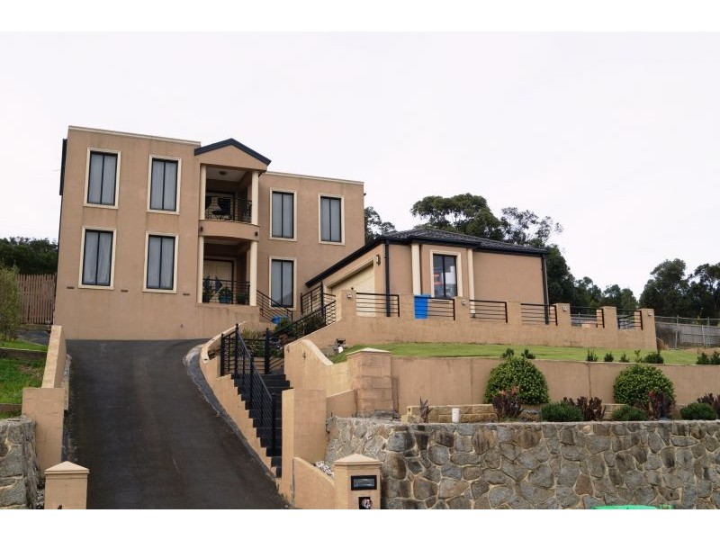 49 Montbrae Cct, Narre Warren VIC 3805