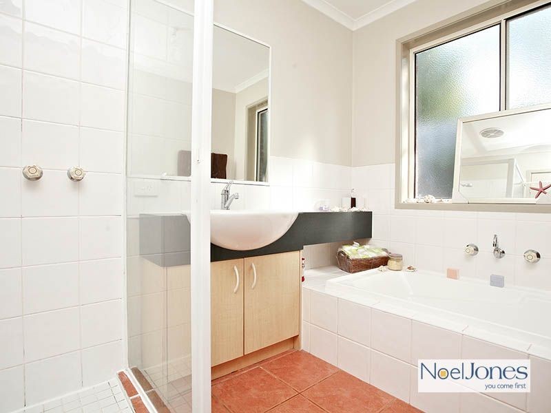 2/3 Kevin Close, Beaconsfield VIC 3807