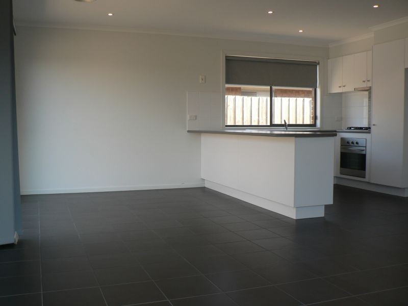 37 Melzak Way, Berwick VIC 3806