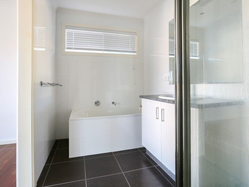 1 Sarah Place, Hampton Park VIC 3976