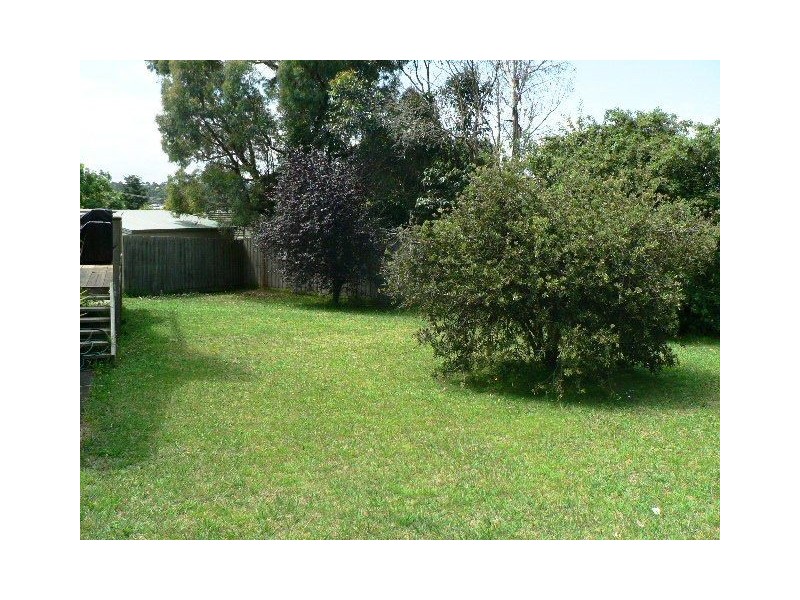 6 Slingsby Avenue, Beaconsfield VIC 3807