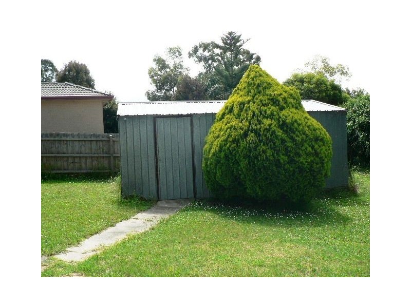 6 Slingsby Avenue, Beaconsfield VIC 3807