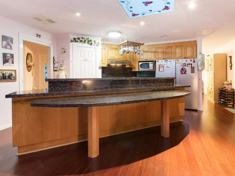 9 Duckworth Close, Berwick VIC 3806