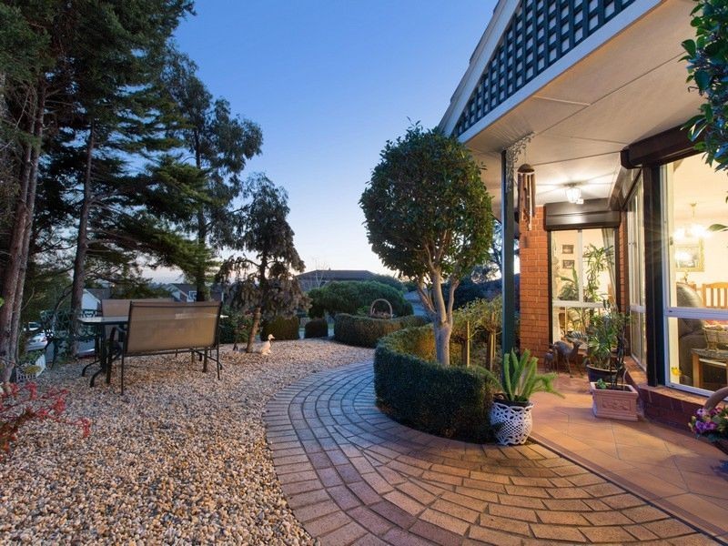 9 Duckworth Close, Berwick VIC 3806