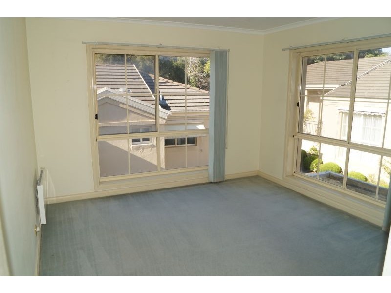 4/1 Miller Street, Berwick VIC 3806