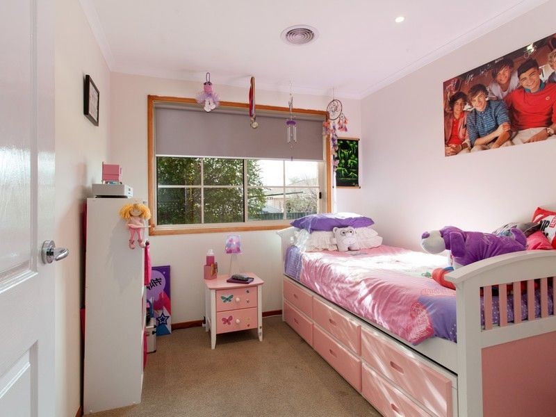 18 Deanswood Way, Narre Warren VIC 3805