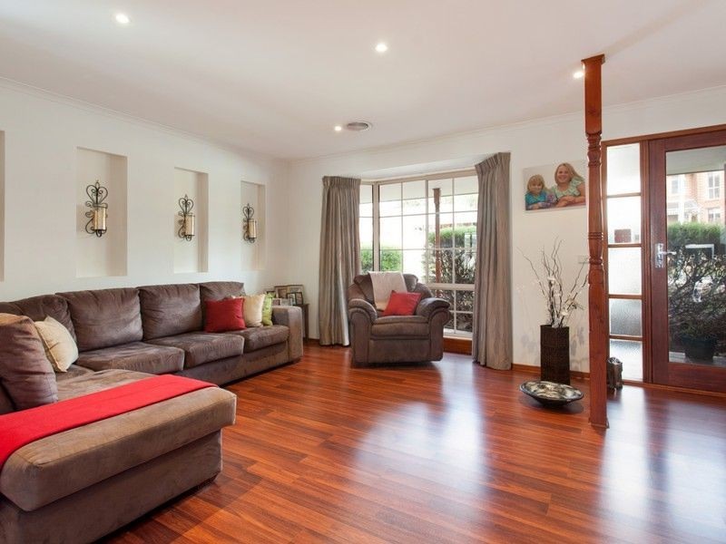 18 Deanswood Way, Narre Warren VIC 3805