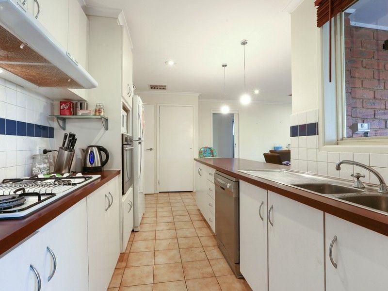 10 Maryn Close, Berwick VIC 3806