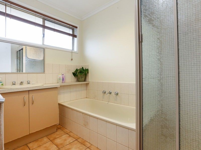 10 Maryn Close, Berwick VIC 3806