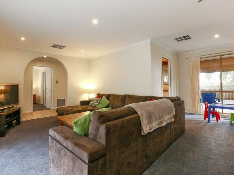 10 Maryn Close, Berwick VIC 3806