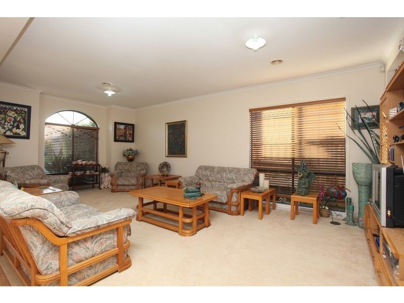 18 Beauford Avenue, Narre Warren South VIC 3805