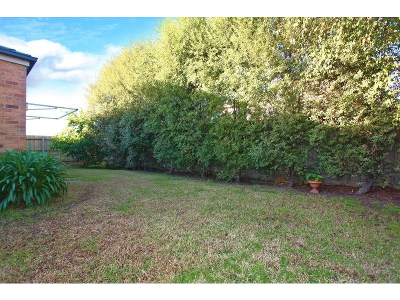 18 Beauford Avenue, Narre Warren South VIC 3805