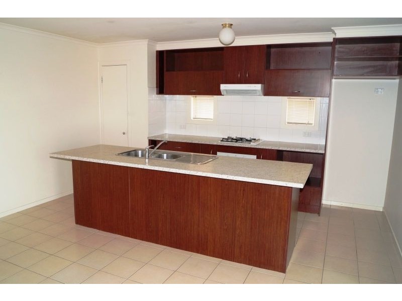 2 Iris Place, Pakenham VIC 3810