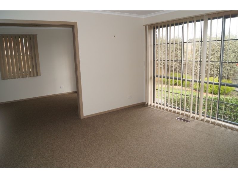 1/17 Maryn Close, Berwick VIC 3806