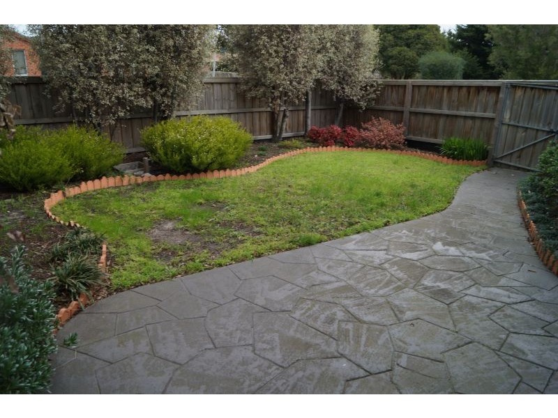 1/17 Maryn Close, Berwick VIC 3806