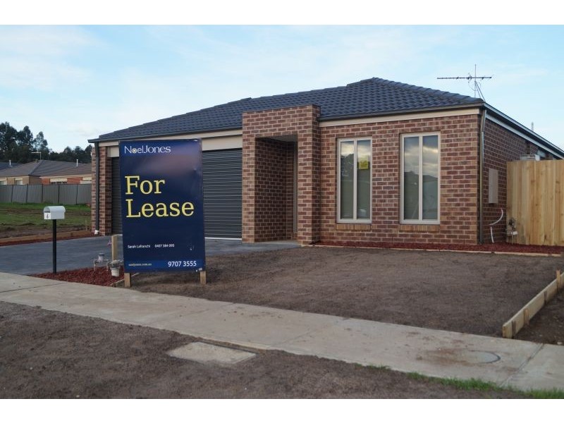 6 Pointer Drive, Pakenham VIC 3810