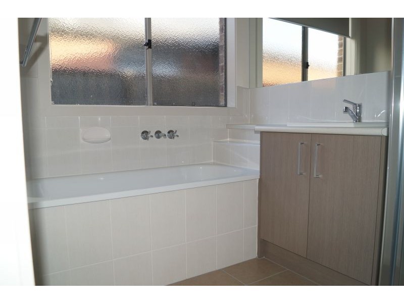 6 Pointer Drive, Pakenham VIC 3810