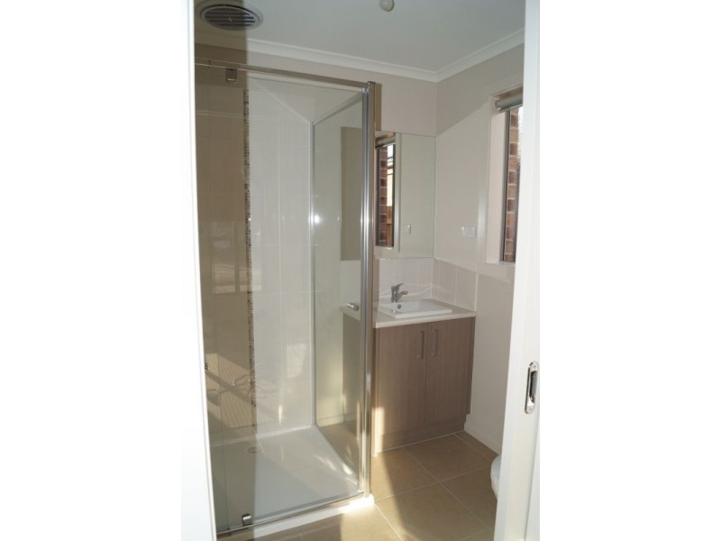 6 Pointer Drive, Pakenham VIC 3810