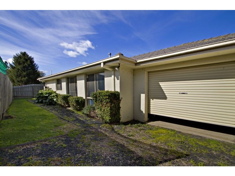 Unit 2/1 Bemersyde Drive, Berwick VIC 3806