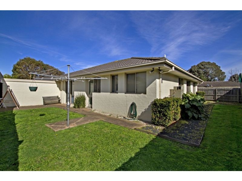 Unit 2/1 Bemersyde Drive, Berwick VIC 3806