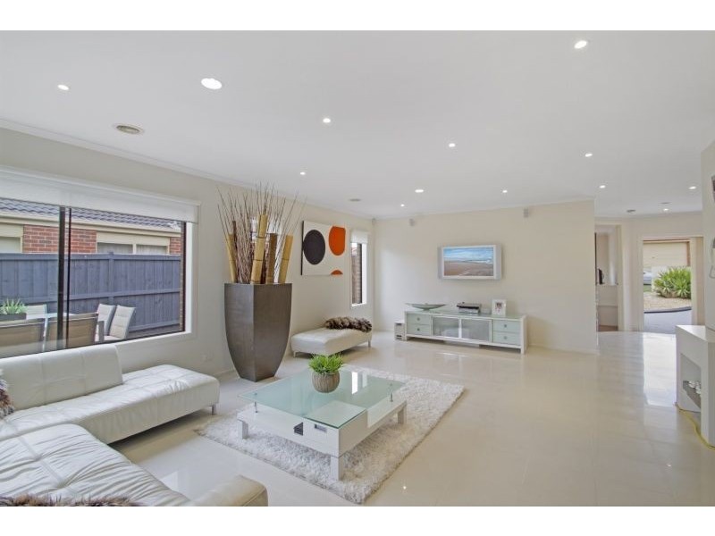 32 Rodlarni Crescent, Berwick VIC 3806