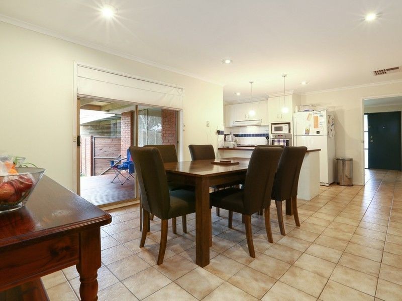 10 Maryn Close, Berwick VIC 3806