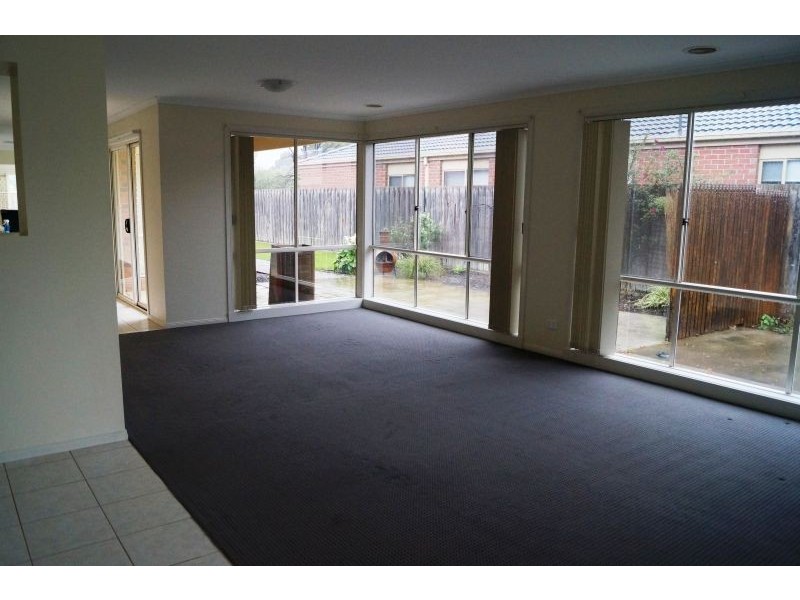 31 Tantallon Blvd, Officer VIC 3809