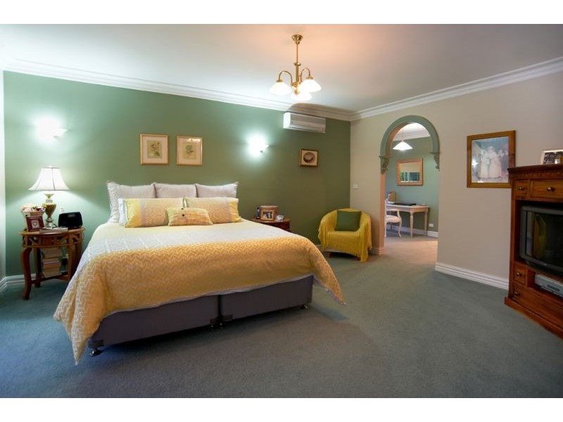 7 McKay Close, Berwick VIC 3806