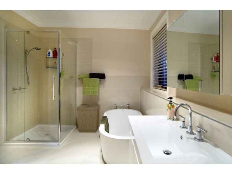 7 McKay Close, Berwick VIC 3806