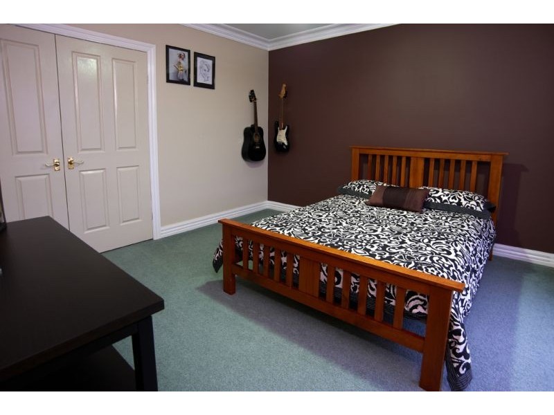 7 McKay Close, Berwick VIC 3806