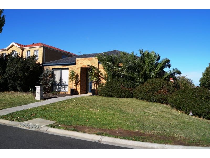 12 Mowbray Court, Berwick VIC 3806