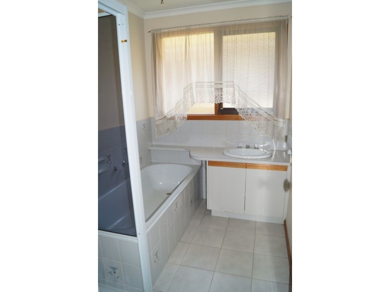 20 Florence Avenue, Berwick VIC 3806