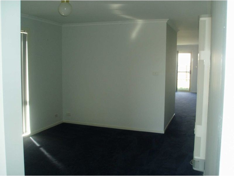 21 Genoa Way, Cranbourne VIC 3977