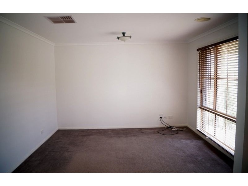 18 Ash Cres, Pakenham VIC 3810